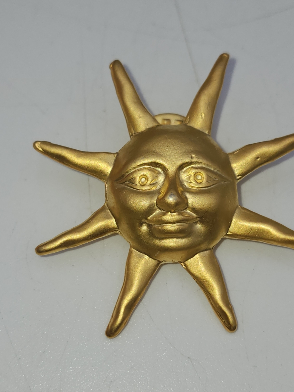 Vintage 1980s Retro Celestial SUN FACE PIN Brooch Brushed Matte Gold